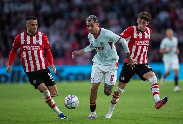 Marlon Gomes of FC Shakhtar Donetsk fights for the ball with Paul Wanner and Filip Kostic of PSV Eindhoven during UEFA Champions League - Matchday 1 - PSV Eindhoven vs FC Shakhtar Donetsk (Ruslan Taran Ball Raw Images) Eindhoven Philips Stadion Netherlands Copyright: xRuslanxTaranx RUS_PSV-SHA-0272