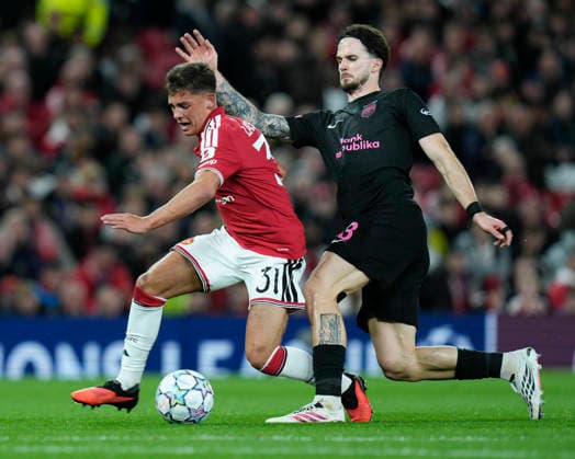 Manchester United, ManU v Sabah FK, UEFA Champions League Ivan Lepinjica of Sabah competes for the ball with Shea Lacey of Manchester United during the Manchester United v Sabah FK UEFA Champions League 1st Round match at Old Trafford, Manchester, England on 10 September 2026 Credit: Steve Flynn Every Second Media Editorial use only. All images are copyright Every Second Media Limited. No images may be reproduced without prior permission. Copyright: xIMAGO EveryxSecondxMediax ESM-2151-0224 StevexFlynnx xEveryxSecondxMediax