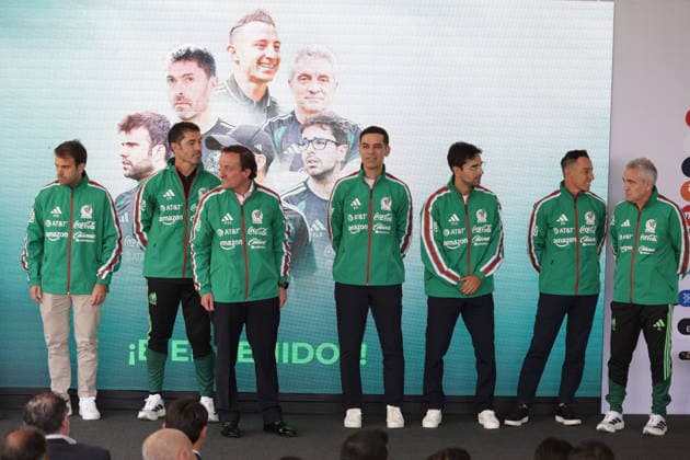 New Head Coach of Mexico Rafael Marquez Official Presentation (L-R) Duilio Davino, Vidal Paloma, Xabier Mancisidor, Mikel Arreola, Rafael Marquez, Pol Lorente, Andràs Guardado, Juan Manuel Lillo pose for photos during during the official presentation of New Head Coach of Mexico national team, Nationalteam Rafael Marquez at Centro de Alto Rendimiento (CAR) on September 10, 2026 in Mexico City, Mexico. (Photo by Ismael Rosas Eyepix Group) Copyright: xIsmaelxRosas xEyepixxGroupx IR_10092026_197273