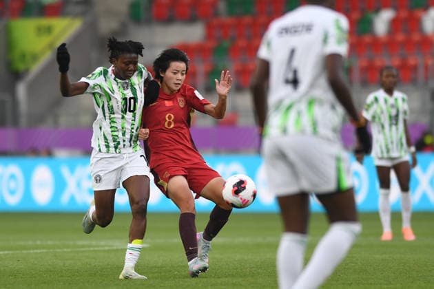 (260911) -- SOSNOWIEC, Sept. 11, 2026 -- Song Lijuan (2nd L) of China vies with Kafayat Mafisere (1st L) of Nigeria during the Group F match between China and Nigeria at the FIFA U20 Women s World Cup Poland 2026 in Sosnowiec, Poland, Sept. 10, 2026. ) (SP)POLAND-SOSNOWIEC-FOOTBALL-FIFA U20 WOMEN S WORLD CUP-CHINA VS NIGERIA PengxZiyang 