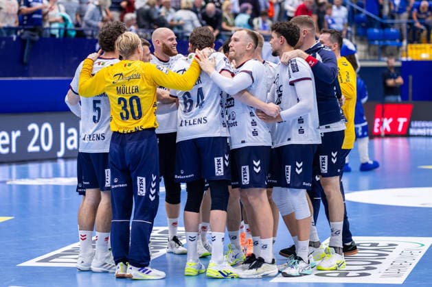 The SG Flensburg Handewitt players celebrate after their 30–39 victory. GER, TBV Lemgo Lippe vs. SG Flensburg Handewitt, Handball, 1st Bundesliga, Matchday 4, 2026–2027 season, September 10, 2026, GER, TBV Lemgo Lippe vs. SG Flensburg Handewitt, Handball, 1st Bundesliga, Matchday 4, 2026–2027 season, September 10, 2026, Lemgo Copyright: xEibner-Pressefoto JanxRollingerx EP_JSK