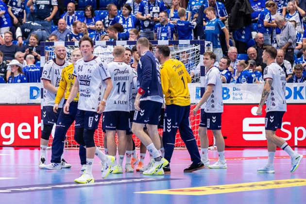 The SG Flensburg Handewitt players celebrate after their 30–39 victory. GER, TBV Lemgo Lippe vs. SG Flensburg Handewitt, Handball, 1st Bundesliga, Matchday 4, 2026–2027 season, September 10, 2026, GER, TBV Lemgo Lippe vs. SG Flensburg Handewitt, Handball, 1st Bundesliga, Matchday 4, 2026–2027 season, September 10, 2026, Lemgo Copyright: xEibner-Pressefoto JanxRollingerx EP_JSK