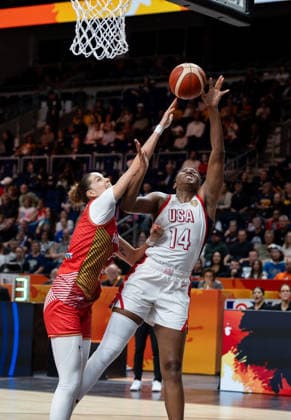 USA V Hungary: Quarter-Finals - FIBA Women s Basketball World Cup Germany 2026 Aliyah Boston and Virag Takacs-Kiss play during the FIBA Women s Basketball World Cup 2026 quarter-finals match between the United States and Hungary in Berlin, Germany, on September 10, 2026. Berlin Germany  Copyright: xMarcinxGolbax originalFilename:golba-usavhung260910_nppRq.jpg