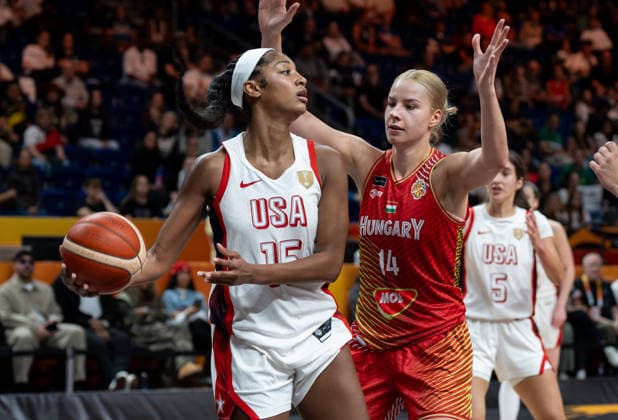 USA V Hungary: Quarter-Finals - FIBA Women s Basketball World Cup Germany 2026 Angel Reese and Dorka Juhasz play during the FIBA Women s Basketball World Cup 2026 quarter-finals match between the United States and Hungary in Berlin, Germany, on September 10, 2026. Berlin Germany  Copyright: xMarcinxGolbax originalFilename:golba-usavhung260910_npSbi.jpg