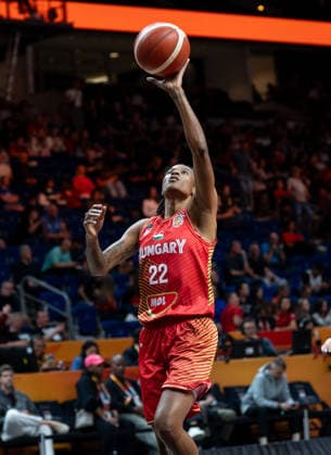 USA V Hungary: Quarter-Finals - FIBA Women s Basketball World Cup Germany 2026 Yvonne Turner plays during the FIBA Women s Basketball World Cup 2026 quarter-finals match between the United States and Hungary in Berlin, Germany, on September 10, 2026. Berlin Germany  Copyright: xMarcinxGolbax originalFilename:golba-usavhung260910_npwVS.jpg