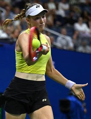 (260911) -- NEW YORK, Sept. 11, 2026 -- Elena Rybakina of Kazakhstan hits a return during the women s singles semifinal match against Coco Gauff of the United States at the 2026 US Open tennis championships in New York, the United States, Sept. 10, 2026. ) (SP)U.S.-NEW YORK-TENNIS-US OPEN-WOMEN S SINGLES LixRui 