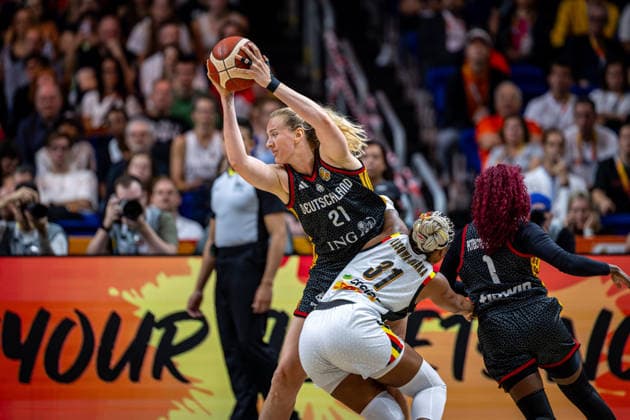 Basketball Berlin, September 8, 2026, FIBA Women’s Basketball World Cup Germany 2026, Quarterfinal Qualifier: Germany (GER) vs. South Korea (KOR), Marie Gülich (Germany, No. 21), Gulich Maxuella Lisowa Mbaka (Belgium, No. 31 Alexis Peterson Smalls Germany, No. 01 Peterson