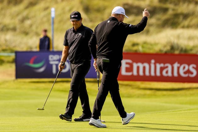 2026 Amgen Irish Open - Second Round, Trump International Golf Links, Doonbeg 11 9 2026 Shane Lowry waves to the crowd after a birdie on the seventh Shane Lowry waves to the crowd after a birdie on the seventh 11 9 2026  Copyright: xx BB2_4346_1