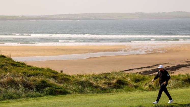 2026 Amgen Irish Open - Second Round, Trump International Golf Links, Doonbeg 11 9 2026 Shane Lowry walks off the tenth tee box Shane Lowry walks off the tenth tee box 11 9 2026  Copyright: xx BB2_4937