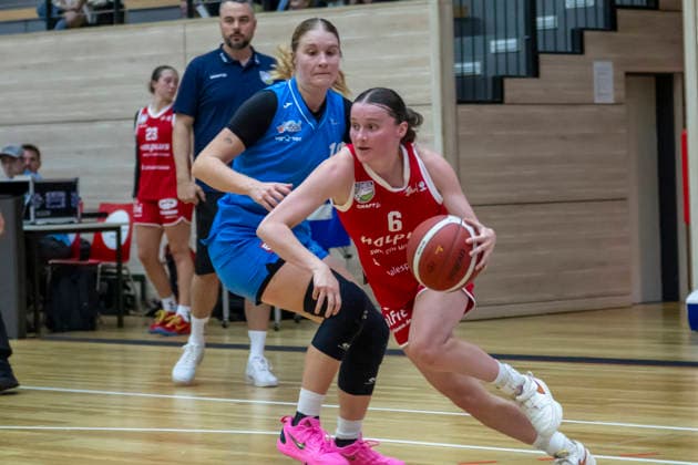 Toyota DBBL 2026–2027: HalFit Lions vs. KB Sharks Würzburg, Exhibition Game, Halle-Saale, Germany, September 11, 2026. Pictured, from left: Johanna Michel (Würzburg) and Nicole Brochlitz (Halle-Saale), swh Arena, Saxony-Anhalt, Germany