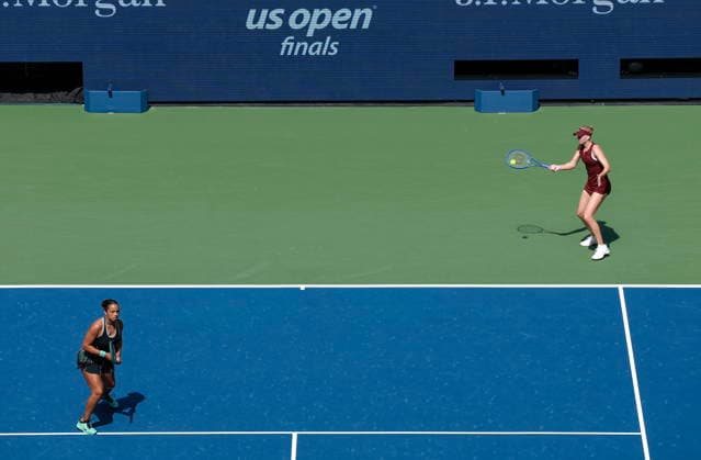 US Open tennis tournament - Day 13 Robin Montgomery of United States (L) in action as she plays alongside teammate Ashlyn Krueger of United States during their Women s Doubles Final match against Katerina Siniakova of Czech Republic and Taylor Townsend of United States at Arthur Ashe Stadium in the USTA Billie Jean King National Tennis Center in Flushing Meadows, New York, USA, 11 September 2026. FLUSHING MEADOWS NEW YORK United States  Copyright: xCRISTOBALxHERRERA-ULASHKEVICHx