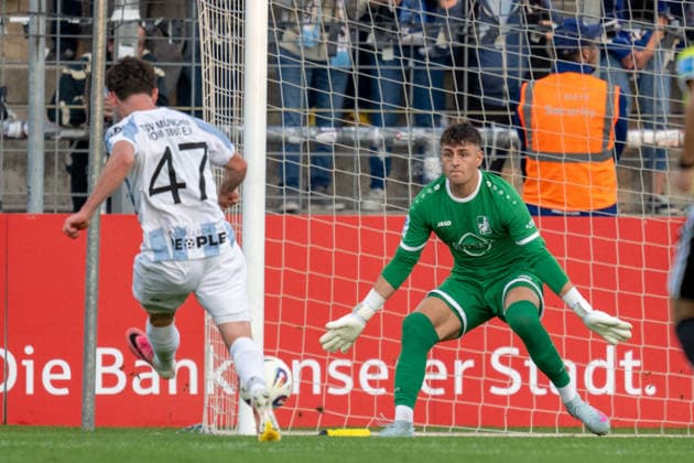 Lance Fiedler (47, TSV 1860 Munich) takes a shot on goal; Maximilian Reil (1, TSV Schwaben Augsburg), TSV 1860 Munich vs. TSV Schwaben Augsburg, Soccer, Bavarian Regional League, Matchday 8, September 11, 2026. DFB regulations prohibit any use of photographs as image sequences and or quasi-video. Munich, Bavaria, Germany Copyright: xkolbert-press UlrichxGamelx