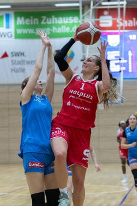 Alisa Milow (Sharks), 17, Lee Volker (Lions), 1, half-time: Lions vs. KB Sharks Würzburg, Women s Basketball, Exhibition Game, 1st Bundesliga, 2nd Bundesliga South, DBBL, 2026–27 season, November 9, 2026, SWH Arena, Saxony-Anhalt, Germany