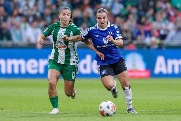 v li Luna Vanzeir of SV Werder Bremen, 13, and Leila Peneau of Hamburger SV, 15, in a one-on-one battle, duel, dynamic moment, action, game scene, DFB REGULATIONS PROHIBIT ANY USE OF PHOTOGRAPHS AS SEQUENCE IMAGES AND OR VIDEO-LIKE PHOTO SERIES DFB REGULATIONS PROHIBIT ANY USE OF PHOTOGRAPHS AS IMAGE SEQUENCES AND OR QUASI-VIDEO, September 11, 2026, Bremen, Germany, soccer, Google Pixel Women’s Bundesliga, SV Werder Bremen vs. Hamburger SV xobx