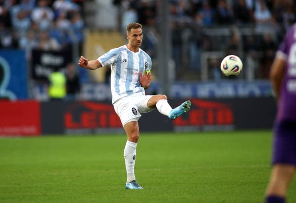 Soccer, Men s, Bavarian Regional League, 2026–2027 Season, TSV 1860 Munich vs. Schwaben Augsburg, Grünwalder Stadium, Dennis Dressel, TSV 1860 Munich kicks the ball