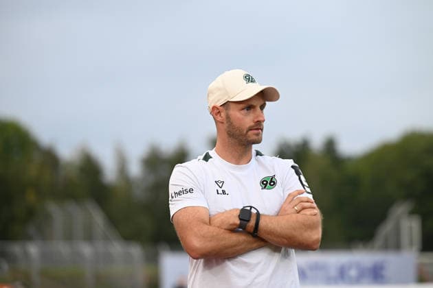 September 11, 2026, GER, Soccer, Regionalliga Nord, Matchday 8, 2026–2027 Season, Oldenburg, Marschweg Stadium, VfB Oldenburg vs. Hannover 96 II U23 Lars BARLEMANN Hannover 96 II U23 Coach Oldenburg Marschweg Stadium Lower Saxony Germany Copyright: xnordphotoxGmbHx xRojahnx