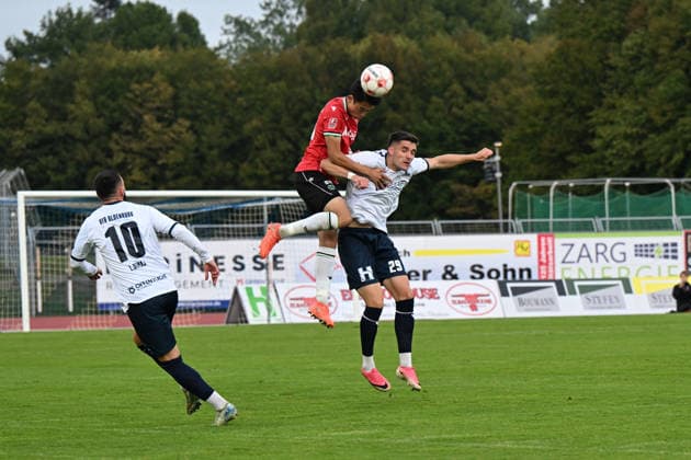 September 11, 2026, GER, Soccer, Regionalliga Nord, Matchday 8, 2026–2027 Season, Oldenburg, Marschweg Stadium, VfB Oldenburg vs. Hannover 96 II U23 Asuma IKARI Hannover 96 II U23 15 Mats FACKLAM VfB Oldenburg 29 Oldenburg Marschweg Stadium Lower Saxony Germany Copyright: xnordphotoxGmbHx xRojahnx