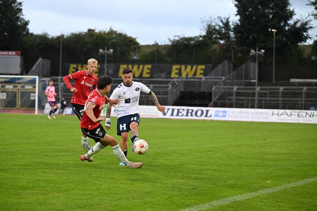 September 11, 2026, GER, Soccer, Regionalliga Nord, Matchday 8, 2026–2027 Season, Oldenburg, Marschweg Stadium, VfB Oldenburg vs. Hannover 96 II U23 Nico KNYSTOCK VfB Oldenburg 44 Oldenburg Marschweg Stadium Lower Saxony Germany Copyright: xnordphotoxGmbHx xRojahnx