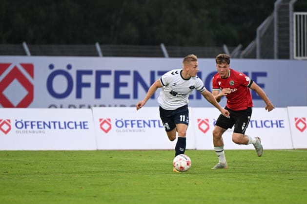 September 11, 2026, GER, Soccer, Regionalliga Nord, Matchday 8, 2026–2027 Season, Oldenburg, Marschweg Stadium, VfB Oldenburg vs. Hannover 96 II U23 Kai PRÖGER PROEGER VfB Oldenburg 11 Julius MEUSEL Hannover 96 II U23 14 Oldenburg Marschweg Stadium Lower Saxony Germany Copyright: xnordphotoxGmbHx xRojahnx