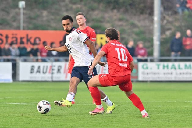 Bavarian Regional League: TSV Buchbach vs. FC Bayern Munich II, September 11, 2026, BUCHBACH, GERMANY September 11: Vincent MANUBA of FC Bayern Munich II and Tobias HEILAND of TSV Buchbach during the Bavarian Regional League match between TSV Buchbach and FC Bayern Munich II on Matchday 8 at the SMR Arena Copyright: xBEAUTIFULxSPORTS Goldbergx