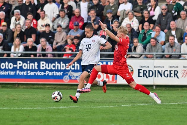 Bavarian Regional League: TSV Buchbach vs. FC Bayern Munich II, September 11, 2026, BUCHBACH, GERMANY September 11: Yll GASHI (FC Bayern Munich II 9) and Jonas WIESELBERGER (TSV Buchbach 37) during the Bavarian Regional League match between TSV Buchbach and FC Bayern’s reserve team on Matchday 8 at the SMR Arena Copyright: xBEAUTIFULxSPORTS Goldbergx
