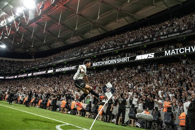 Besiktas v Erzurumspor - Turkish Super Lig ISTANBUL, TURKIYE - SEPTEMBER 11: Hyeon-gyu Oh of Besiktas celebrates after his teammate scored a goal during Turkish Super Lig match week 5 between Besiktas and Erzurumspor FK at Tupras Stadium in Istanbul, Turkiye, on September 11, 2026. Sebnem Coskun Anadolu Istanbul Turkey. Editorial use only. Please get in touch for any other usage.  Copyright: x2026xAnadoluxSebnemxCoskunx