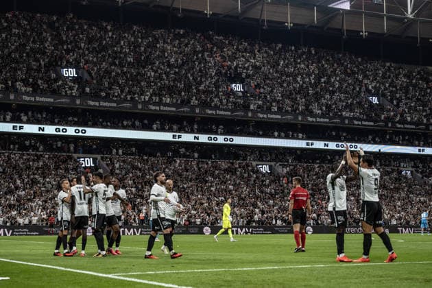 Besiktas v Erzurumspor - Turkish Super Lig ISTANBUL, TURKIYE - SEPTEMBER 11: Players of Besiktas celebrate after a score during Turkish Super Lig match week 5 between Besiktas and Erzurumspor FK at Tupras Stadium in Istanbul, Turkiye, on September 11, 2026. Sebnem Coskun Anadolu Istanbul Turkey. Editorial use only. Please get in touch for any other usage.  Copyright: x2026xAnadoluxSebnemxCoskunx