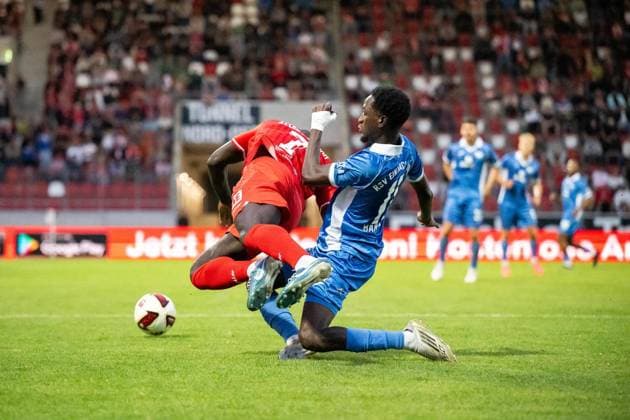 SOCCER REGIONAL LEAGUE NORTHEAST 2026–2027 SEASON, MATCHDAY 8: FC ROT WEISS ERFURT vs. RSV EINTRACHT 1949 ** FOR EDITORIAL PURPOSES ONLY ** EDITORIAL USE ONLY ** p 11 09 2026 Erfurt Soccer Regional League Northeast, Matchday 8, 2026–2027 Season, Steigerwaldstadion: FC Rot Weiss Erfurt vs. RSV Eintracht 1949. Pictured: Isma Baraze, Adam 11. RSV Eintracht 1949 receives a red card after this foul Germany Thuringia Erfurt Copyright SaschaxFromm Copyright: SaschaxFromm doc87k492yf2yp92pz2phl ,EDITORIAL USE ONLY Copyright: SaschaxFromm