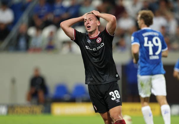 11.09.2026, Fussball 2. Bundesliga, SV Darmstadt 98 - DSC Arminia Bielefeld, v.l., Marius Wörl (Arminia Bielefeld) enttaeuscht, enttaeuscht schauend, dissapointed, traurig, frustiert, frust, gefrustet, frustrated DFL DFB REGULATIONS PROHIBIT ANY USE OF PHOTOGRAPHS AS IMAGE SEQUENCES AND OR QUASI-VIDEO. xdcx *** September 11, 2026, Soccer 2. Bundesliga, SV Darmstadt 98 vs. DSC Arminia Bielefeld, from left, Marius Wörl of Arminia Bielefeld looks disappointed, disappointed, sad, frustrated, frustrated DFL DFB REGULATIONS PROHIBIT ANY USE OF PHOTOGRAPHS AS IMAGE SEQUENCES AND OR QUASI-VIDEO xdcx Copyright: HMBxMedia Claus