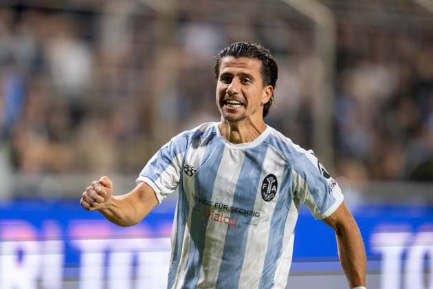 Goal celebration after the 3-0, Tunay Deniz, 36, TSV 1860 Munich, TSV 1860 Munich vs. TSV Schwaben Augsburg, Soccer, Bavarian Regional League, Matchday 8, September 11, 2026. DFB regulations prohibit any use of photographs as image sequences and or quasi-video. Munich, Bavaria, Germany Copyright: xkolbert-press UlrichxGamelx