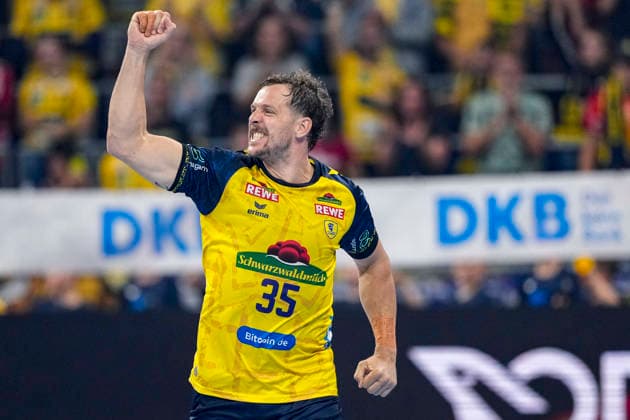 Goal scorer Kentin Mahe RNL, 35, a player for the Rhein Neckar Löwen, celebrates a goal, celebration, cheering, goal celebration, scoring a goal, celebrating the goal, goal, celebration, celebrating the goal, joy, happiness, happy, optimistic, positive, game scene, highlight, still image, single photo, action, 11 09 2026, Mannheim, Germany, handball, Bundesliga, Rhein-Neckar Löwen vs. HBW Balingen-Weilstetten xozx