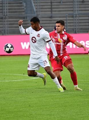 September 11, 2026 xkhx Kassel, Auestadion, Regionalliga Southwest, 2026–2027 Season, KSV Hessen Kassel vs. Kickers Offenbach, OFC Adam Loune (25), OFC vs. Cemal Sezer (29), Hessen Kassel
