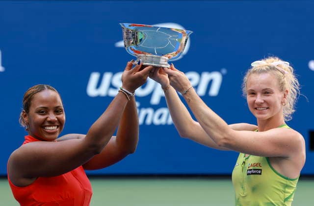US Open tennis tournament - Day 13 Taylor Townsend of United States (R) and Katerina Siniakova of Czech Republic pose with their winner‚Äôs trophy after winning against Ashlyn Krueger of United States and Robin Montgomery of United States during the Women s Doubles Final match at Arthur Ashe Stadium in the USTA Billie Jean King National Tennis Center in Flushing Meadows, New York, USA, 11 September 2026. FLUSHING MEADOWS NEW YORK United States  Copyright: xCRISTOBALxHERRERA-ULASHKEVICHx