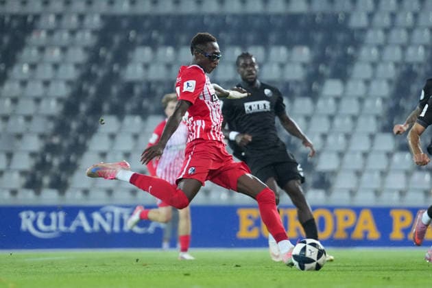 Bismark Adomah, SC Freiburg II, 33 on the ball, Germany, soccer, Regionalliga Southwest, Matchday 7, 2026–2027, SC Freiburg II vs. SV Sandhausen, September 11, 2026, Dreisamstadion, Freiburg, Dreisamstadion, Baden-Württemberg, Germany Copyright: xArnexAmbergx