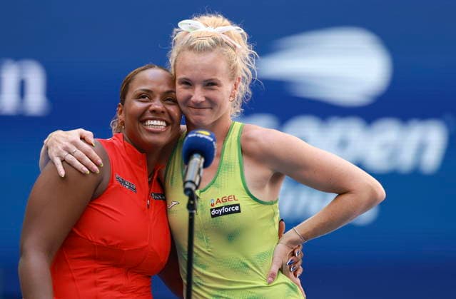 US Open tennis tournament - Day 13 Taylor Townsend of United States (L) and Katerina Siniakova of Czech Republic attend the trophy ceremony after winning against Ashlyn Krueger of United States and Robin Montgomery of United States during the Women s Doubles Final match at Arthur Ashe Stadium in the USTA Billie Jean King National Tennis Center in Flushing Meadows, New York, USA, 11 September 2026. FLUSHING MEADOWS NEW YORK United States  Copyright: xCRISTOBALxHERRERA-ULASHKEVICHx