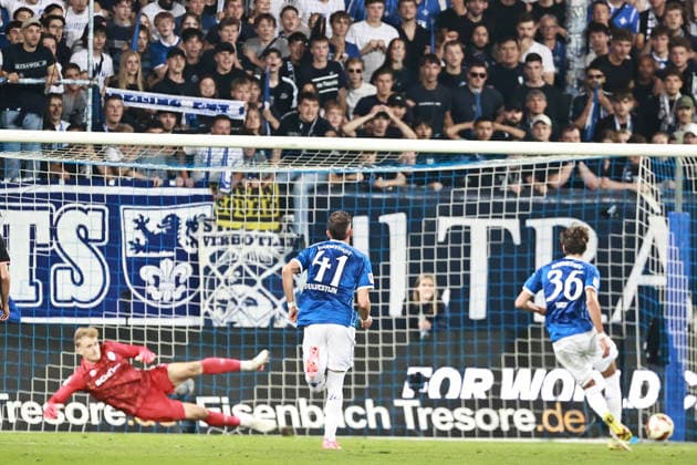 11.09.2026, xtvx, Fussball 2.Bundesliga, SV Darmstadt 98 - Arminia Bielefeld v.l. Goal scored, Tor zum 2:1 Milan Smit (SV Darmstadt 98) Torwart Jonas Kersken (Arminia Bielefeld) (DFL DFB REGULATIONS PROHIBIT ANY USE OF PHOTOGRAPHS as IMAGE SEQUENCES and or QUASI-VIDEO) Darmstadt *** September 11, 2026, xtvx, Soccer 2. Bundesliga, SV Darmstadt 98 vs. Arminia Bielefeld Goal scored, Goal to make it 2–1 by Milan Smit, SV Darmstadt 98; goalkeeper Jonas Kersken, Arminia Bielefeld. DFL and DFB regulations prohibit any use of photographs as image sequences and or quasi-video. Darmstadt