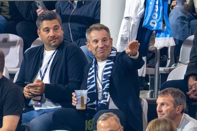 Gernot Mang, president of TSV 1860 Munich, points toward the West Stand, thrilled by the fans cheering, TSV 1860 Munich vs. TSV Schwaben Augsburg, soccer, Bavarian Regional League, Matchday 8, September 11, 2026. DFB regulations prohibit any use of photographs as image sequences and or quasi-video. Munich, Bavaria, Germany Copyright: xkolbert-press UlrichxGamelx