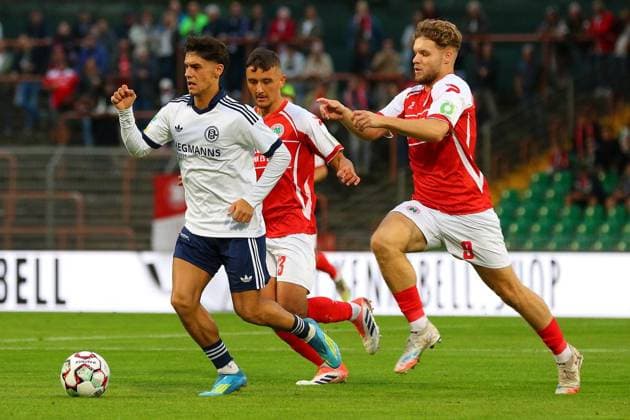 Regionalliga West Rot Weiß Oberhausen vs. FC Schalke 04 II ** FOR EDITORIAL USE ONLY ** EDITORIAL USE ONLY ** p Edion Gashi, Kerem Yalcin, Timur Kesim RWO FC Schalke 04 II Location: Oberhausen, Niederrhein Stadium Date: September 11, 2026 Germany, North Rhine-Westphalia, Oberhausen Copyright MichaxKorb Copyright: MichaxKorb doc87k4zyjmd1yk2mtenbh ,EDITORIAL USE ONLY Copyright: MichaxKorb
