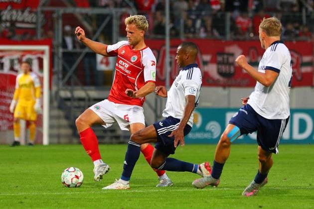 Regionalliga West Rot Weiß Oberhausen FC Schalke 04 II ** FOR EDITORIAL USE ONLY ** EDITORIAL USE ONLY ** p Tim Böhmer, Yassin Ben Balla RWO FC Schalke 04 II Location: Oberhausen, Niederrhein Stadium Date: September 11, 2026 Germany, North Rhine-Westphalia, Oberhausen Copyright MichaxKorb Copyright: MichaxKorb doc87k4yzjndb919x3b08jd ,EDITORIAL USE ONLY Copyright: MichaxKorb