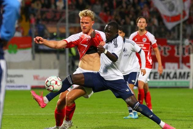 Regionalliga West Rot Weiß Oberhausen FC Schalke 04 II ** FOR EDITORIAL USE ONLY ** EDITORIAL USE ONLY ** by Tim Böhmer, Jean Paul Ndiaye RWO FC Schalke 04 II Location: Oberhausen, Niederrhein Stadium Date: September 11, 2026 Germany, North Rhine-Westphalia, Oberhausen Copyright MichaxKorb Copyright: MichaxKorb doc87k4yzt8rzbydtiopke ,EDITORIAL USE ONLY Copyright: MichaxKorb