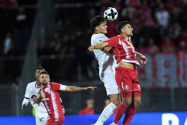 Heading duel between Jakob Lewald (Kickers Offenbach 4) and Cemal Sezer (KSV Hessen Kassel 29 R), GER, KSV Hessen Kassel vs. Kickers Offenbach, soccer, Regionalliga Southwest, 2026–2027 season, Matchday 7, September 11, 2026, GER, Soccer, Regionalliga Southwest, KSV Hessen Kassel vs. Kickers Offenbach, September 11, 2026, Kassel Copyright: xRolandxSippelx-xEibner-Pressefotox EP_RSL