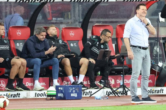 11.09.2026, xrekx, Fussball 2.Bundesliga, 1. FC Nuernberg - Hannover 96 v.l. Ralf Becker Sportdirektor (Hannover 96) Christian Titz Trainer (Hannover 96) enttaeuscht, enttäuscht, schaut enttaeuscht, niedergeschlagen, disappointed (DFL DFB REGULATIONS PROHIBIT ANY USE OF PHOTOGRAPHS as IMAGE SEQUENCES and or QUASI-VIDEO) Nuernberg *** September 11, 2026, xrekx, Soccer 2. Bundesliga, 1. FC Nuremberg vs. Hannover 96; Ralf Becker, sporting director of Hannover 96; Christian Titz, coach of Hannover 96; disappointed, disappointed, looks disappointed, dejected, disappointed DFL DFB REGULATIONS PROHIBIT ANY USE OF PHOTOGRAPHS as IMAGE SEQUENCES and or QUASI-VIDEO Nuremberg