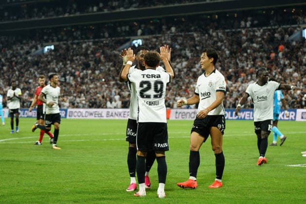 September 11, 2026, Besiktas, Istanbul, Turkey: Ilhan Fakili (C) of Besiktas celebrates with his teammates after scoring his team s third goal during the Turkish Super League 2026 27 match between Besiktas and Erzurumspor at Besiktas Park Stadium in Istanbul, Turkey, on September 11, 2026. Besiktas Turkey - ZUMAu194 20260911_zip_u194_015 Copyright: xTolgaxUluturkx