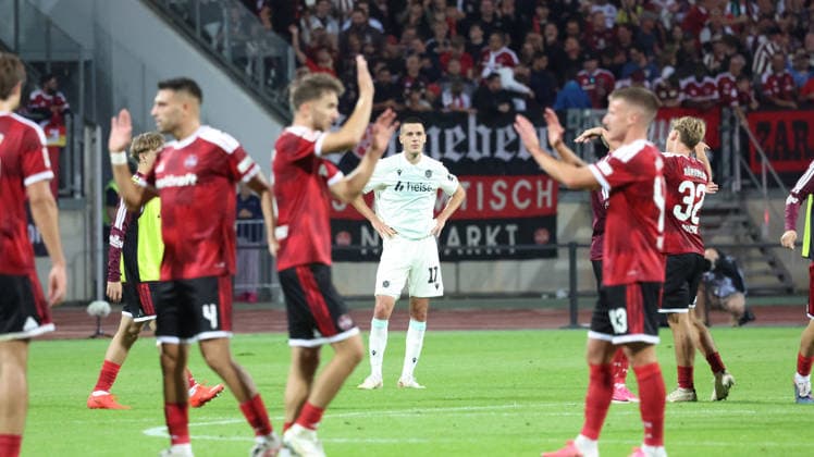 11.09.2026, xrekx, Fussball 2.Bundesliga, 1. FC Nuernberg - Hannover 96 v.l. Bastian Allgeier (Hannover 96) enttaeuscht, enttäuscht, schaut enttaeuscht, niedergeschlagen, disappointed (DFL DFB REGULATIONS PROHIBIT ANY USE OF PHOTOGRAPHS as IMAGE SEQUENCES and or QUASI-VIDEO) Nuernberg *** September 11, 2026, xrekx, Soccer 2. Bundesliga, 1. FC Nuremberg vs. Hannover 96, Bastian Allgeier of Hannover 96 looks disappointed, looks disappointed, dejected, disappointed DFL DFB REGULATIONS PROHIBIT ANY USE OF PHOTOGRAPHS as IMAGE SEQUENCES and or QUASI-VIDEO Nuremberg