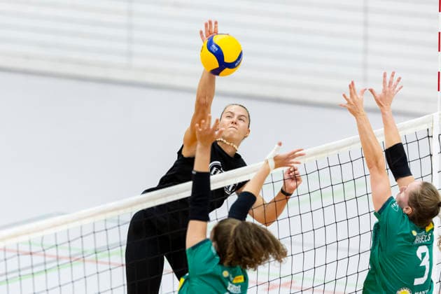 Exhibition Match: Schwarz Weiss Erfurt vs. VfB Suhl LOTTO Thüringen, Erfurt, September 11, 2026—Lina Marie Lieb (3, Schwarz Weiss Erfurt) against Lara Nagels (3, VfB Suhl LOTTO Thüringen) on the right and Laura Berger (11, VfB Suhl LOTTO Thüringen) on the left. Exhibition Match: Schwarz Weiss Erfurt vs. VfB Suhl LOTTO Thüringen, Riethsporthalle, Erfurt, September 11, 2026 Copyright: xBEAUTIFULxSPORTS Duehringx