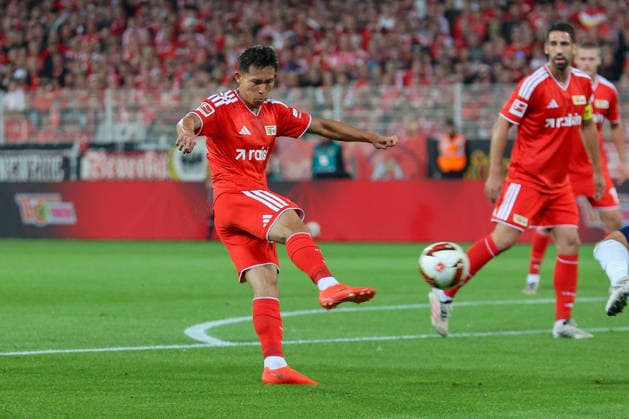 11.09.2026, xtgx, Fussball - 1.Bundesliga Union Berlin - FC Schalke 04 v.l. Woo Yeong Jeong (Wooyeong, Union Berlin, 11) Torschuss, schiesst den Ball aufs Tor, Schuss (DFL DFB REGULATIONS PROHIBIT ANY USE OF PHOTOGRAPHS as IMAGE SEQUENCES and or QUASI-VIDEO) Berlin *** September 11, 2026, xtgx, Soccer, Bundesliga 1: Union Berlin vs. FC Schalke 04, Woo Yeong Jeong (Wooyeong), Union Berlin, 11th shot on goal, shoots the ball toward the goal, Shot DFL DFB REGULATIONS PROHIBIT ANY USE OF PHOTOGRAPHS as IMAGE SEQUENCES and or QUASI-VIDEO Berlin