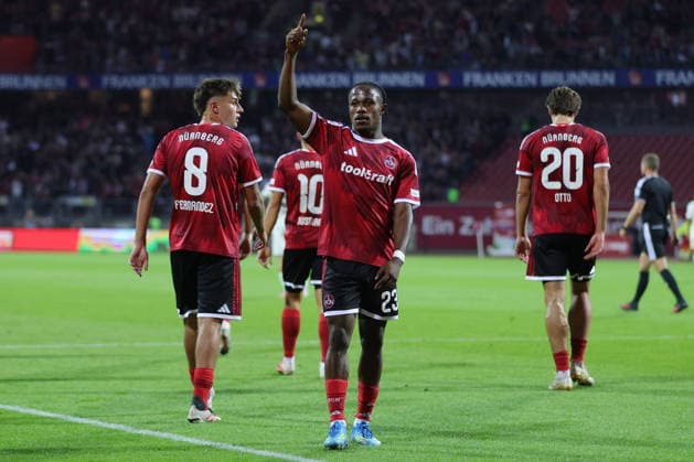 Mohamed Ali Zoma, FCN, nach dem 2:1 im Hinrundenspiel der Saison 2026 2027 zwischen dem 1. FC Nürnberg und Hannover 96 (0:2) in Nürnberg; 11 09 2026 - *** Mohamed Ali Zoma, FCN, following the 2–1 victory in the first-half match of the 2026–2027 season between 1. FC Nürnberg and Hannover 96 (0–2) in Nuremberg on September 11, 2026 