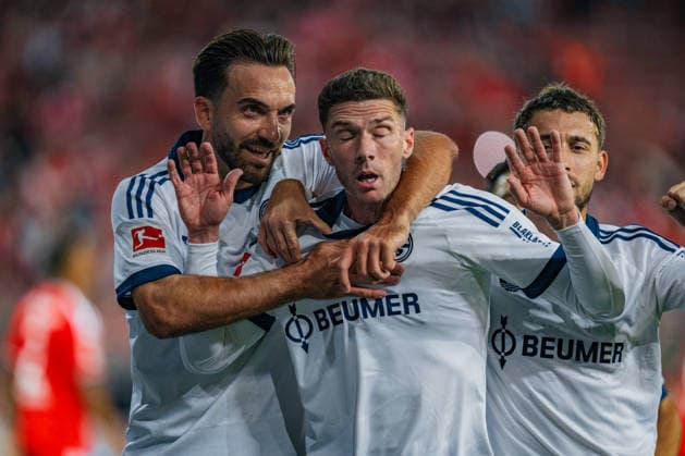 Deutschland: Bundesliga 2026 - 2027, 3. Spieltag - 1. FC Union Berlin vs FC Schalke 04 - Stadion An der Alten Försterei (Berlin): Robin Gosens (FC Schalke 04, 8) Tor, Torjubel, Emotionen, Geste, Gestik *** Germany Bundesliga 2026–2027, Matchday 3: 1. FC Union Berlin vs. FC Schalke 04, Stadion An der Alten Försterei, Berlin; Robin Gosens (FC Schalke 04), 8th goal, goal celebration, emotions, gesture, body language Copyright: xTomxLauruschkatx