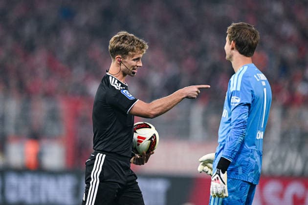 11.09.2026, Fussball, Saison 2026 2027, Bundesliga, 1. FC Union Berlin - FC Schalke 04, Jarno Wienefeld übernimmt als Hauptschiedsrichter, Frederik Ronnow (1. FC Union Berlin) xRHR-FOTO YYx *** September 11, 2026, Soccer, 2026–2027 Season, Bundesliga, 1. FC Union Berlin vs. FC Schalke 04, Jarno Wienefeld to serve as head referee, Frederik Ronnow, 1. FC Union Berlin xRHR PHOTO YYx Copyright: KROEGER RHR-FOTOx RHR-FOTO YY