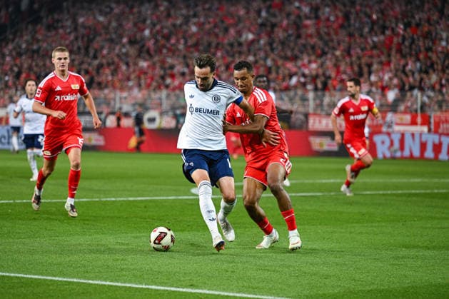 11.09.2026, Fussball, Saison 2026 2027, Bundesliga, 1. FC Union Berlin - FC Schalke 04, Kenan Karaman (FC Schalke 04), Felix Uduokhai (1. FC Union Berlin) xRHR-FOTO YYx *** September 11, 2026, Soccer, 2026–2027 Season, Bundesliga, 1. FC Union Berlin vs. FC Schalke 04, Kenan Karaman (FC Schalke 04), Felix Uduokhai (1. FC Union Berlin) xRHR PHOTO YYx Copyright: KROEGER RHR-FOTOx RHR-FOTO YY